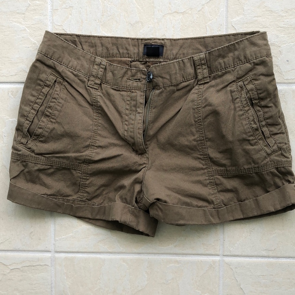 H&M cuffed cotton shorts